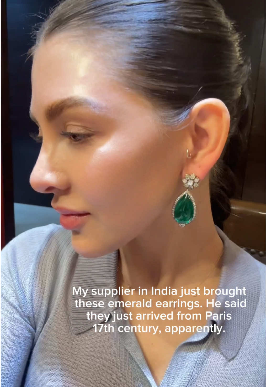 Apparently these emeralds were once worn by a French duchess. Or maybe it was a Bollywood actress. Either way, I’m obsessed. #louvremuseum #artheist #louvreparis #foryoupage #robbery 