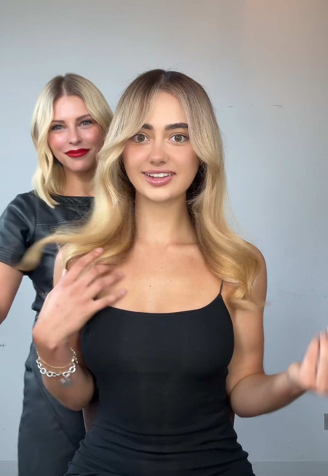 Surreal Blonde in Chi City #wellaeducation #wellhairusa #hairbyamygeister #amygeister #hairtransform #dimensionalblonde #galinda #wicked #trending #dwts #viral #explore #chicago 