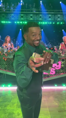 The ballroom got a lot more Glinda last night 💚✨🩷 @Dancing with the Stars #DWTS #wickednight 