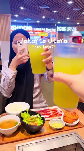 ✨ 2 hari 1 malam ke Jakarta Utara, padet tapi seru banget! 💫 Terniat dari Bandung ke Jakarta cuma buat ketemu temen di MOI dan makan Yakiniku Like — puas banget, enak dan worth it 🍖🔥 Selama di Jakarta, aku nginep di Sans Hotel Kelapa Gading, tipe Deluxe. Desainnya estetik khas Gen Z, nyaman banget dan cocok buat foto-foto 📸💖 Booking-nya lewat aplikasi RedDoorz, jangan lupa masukin kode YUKNGINEP biar dapet harga hemat 💸 Besoknya lanjut ke Ocean Dream Samudra, nonton pertunjukan lumba-lumba, singa laut, berang-berang, terus lanjut Cinema 5D dan Mermaid Show — seru banget seharian! 🐬🌊✨ #wisatajakarta #liburanseru #hotelbudget #rekomendasihotel #berkesans 