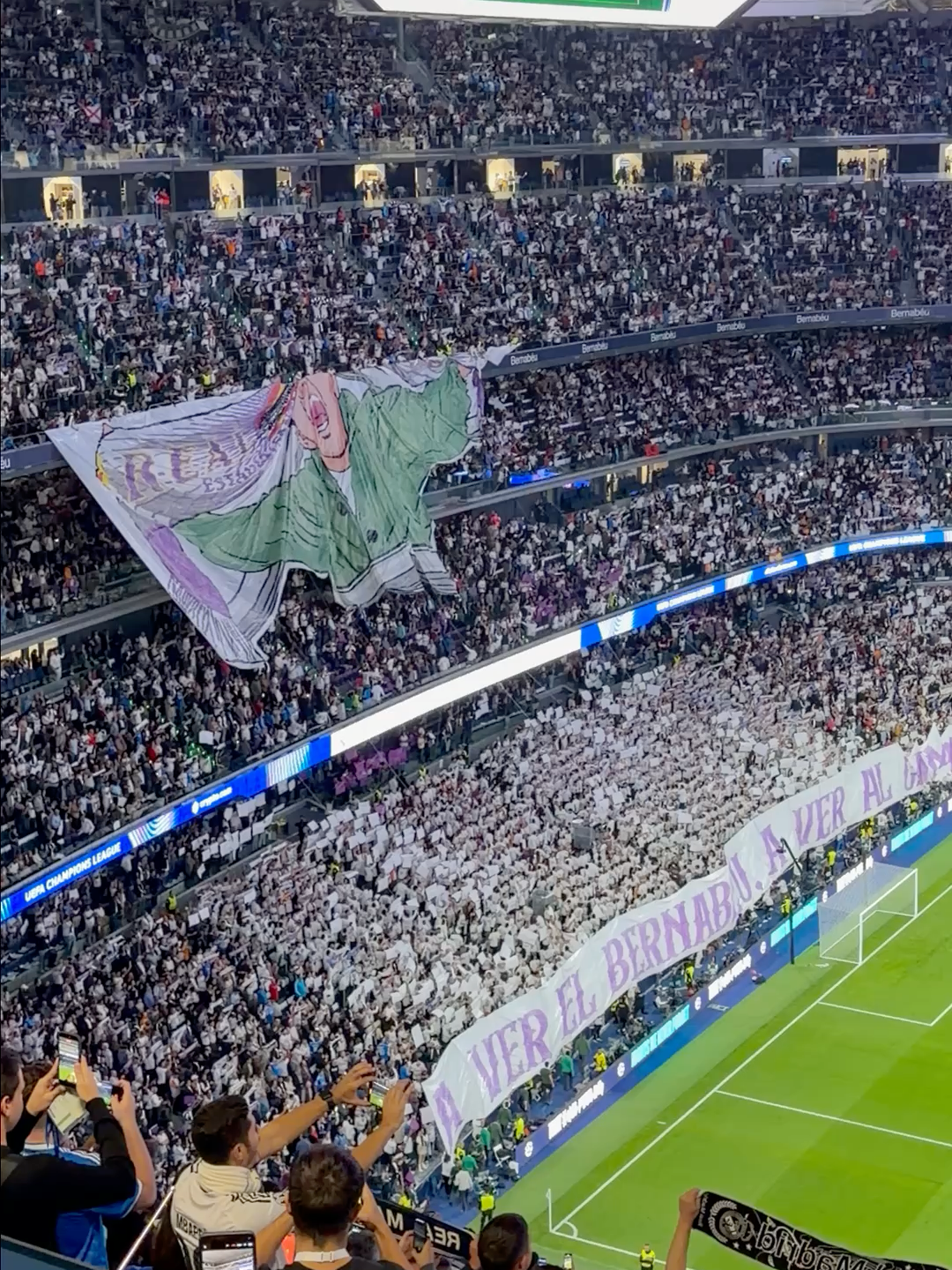 Así fue el tifo en homenaje a Lucas Vázquez que sacó el Bernabéu #DeportesEnTiktok