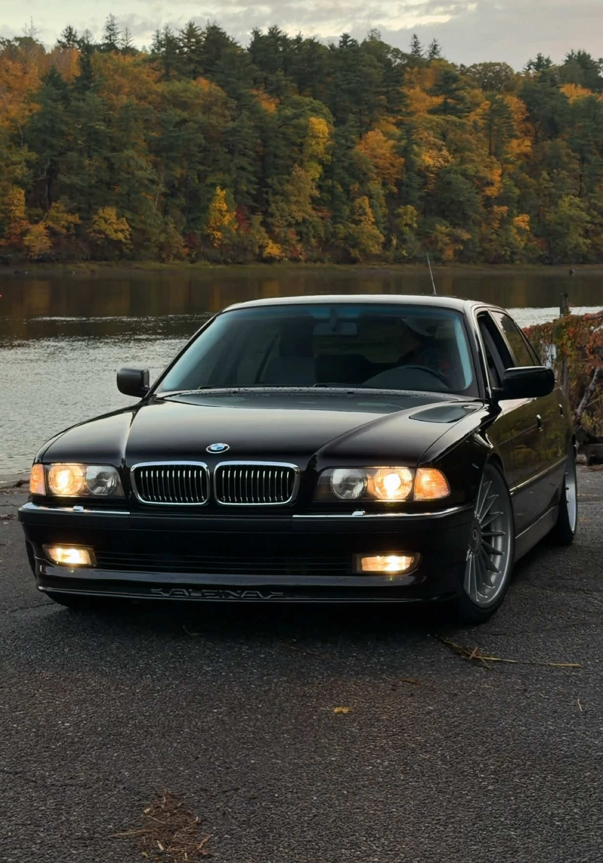 7er is on its way to 200k followers #bmw #e38 #germancars #carsoftiktok #alpina 