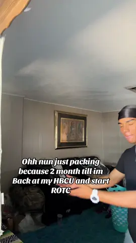 Dat lil dance hit fr🤣🤣can’t say what school cause yall FED