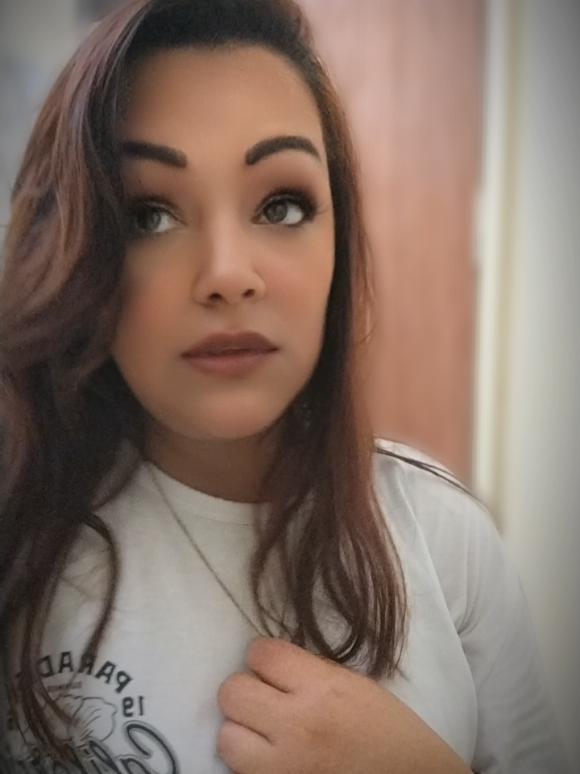 Ya no me llamas, ya no me quieres, ya no me buscas, ¡¡Pero ahí un Dios, ahí un Dios que todo lo ve, Todooo lo ve!! 😬🤭