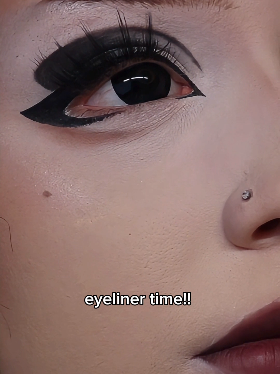 eyeliner tutorial / timelapse time! #notirena #fyp #tutorials #makeup 
