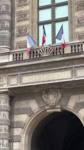 #louvre #paris #rich #vibe 