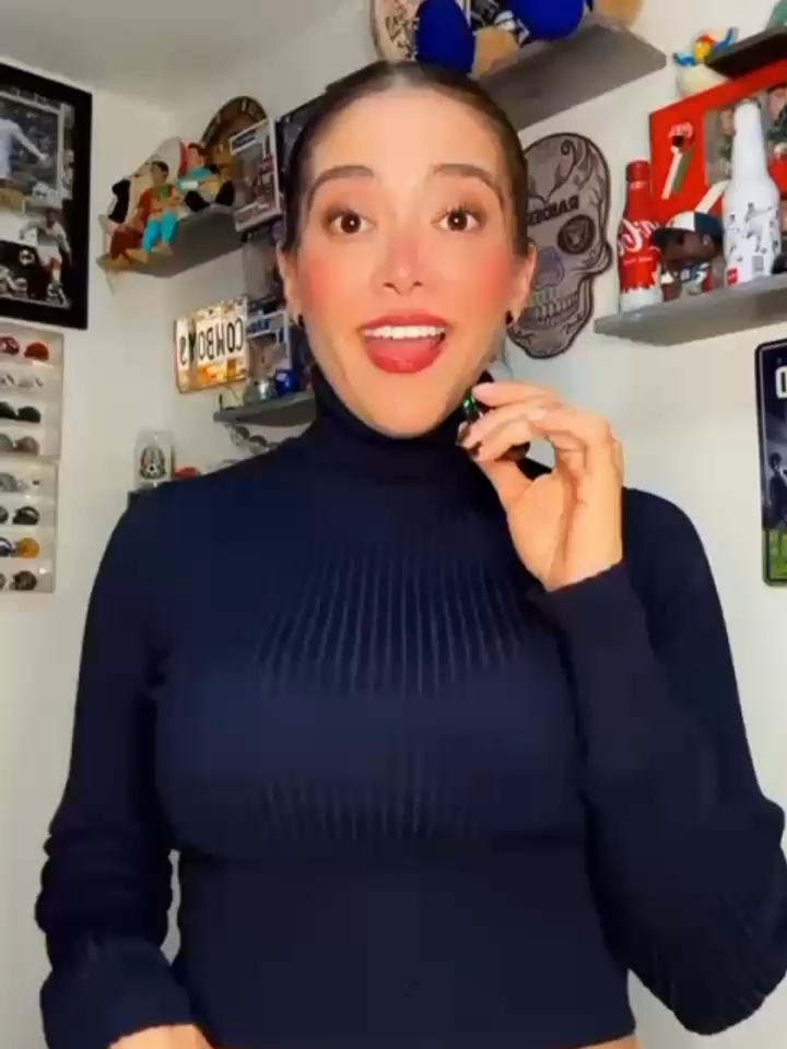 ¿A quién te gustaría ver en el Show del Medio Tiempo? 🤩 @karensoy_ 💃 #másacciónmásdiversión🔥