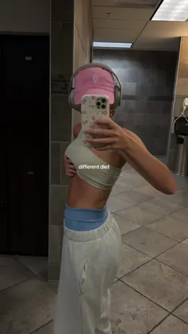 no restriction, just finding whole foods that I enjoy eating #Fitness #healthylifestyle #cleaneating #wholefoods #transformation 