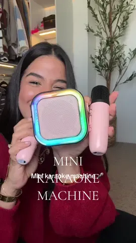 Mini Karaoke Machine 💕 el regalito perfecto 🤭 #karaokemachine #minikaraoke #minikaraokemachine #giftforkids #christmasgiftforkids 