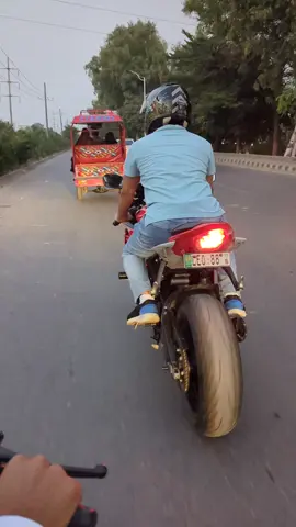 #viralvideos #1000kveiw🤘🏿🤘❤️🖤 #viralvideo #sportsbikes 