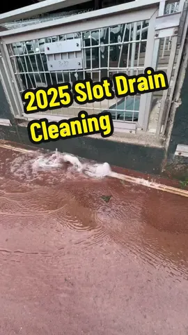 It’s out “favorite” dirty job every fall at Target Field…time to clean out the slot drains! How’d we do @mikerowe??  #fyp #pov #dirtyjobs #WorldSeries #foryoupage 
