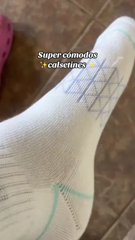 4 pares de los calsetines más cómodos para el invierno aquí en el tiktokshop! Y por un buen precio!! ✨ #hanes #comfysocks #sock #winter #tiktokshopfinds 