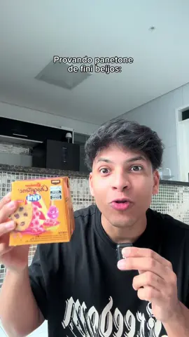 PROVANDO PANETONE DE FINI 