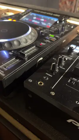 Ops #consolle #consolledj #dj #pioneerdj 