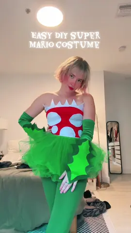 No one is more excited for my super Mario piranha plant Halloween costume than me! A 15 minute DIY, too! #supermario #diycostumes #halloweencostume #halloweenlook #piranhaplant 