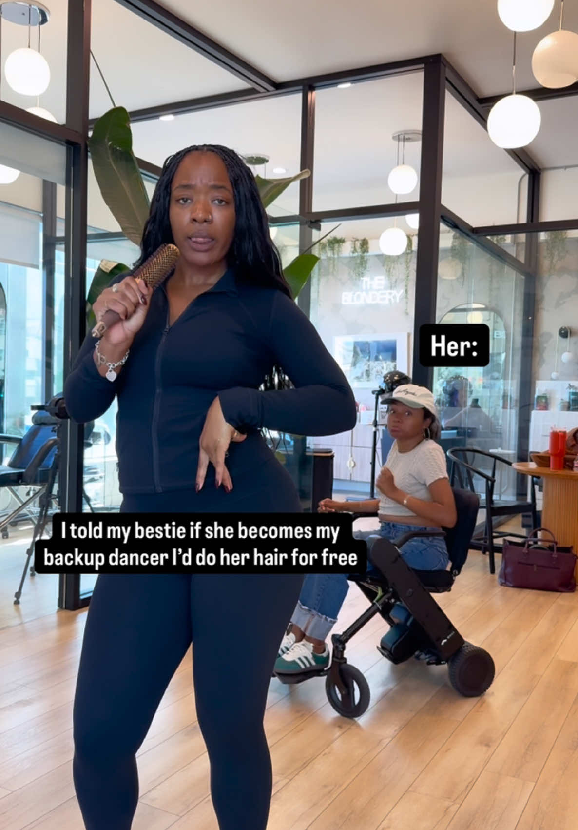 Blowout Queen Approved 👑 @LoloSpencer gave it her ALLL 😂😭 #backupdancer #lahairstylist #theblowoutqueen #blowouthair 