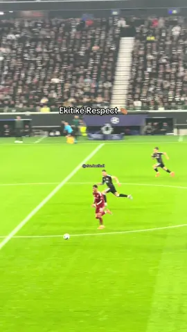 Er liebt Eintracht Frankfurt immernoch ❤️👏🏽/ Filmed by myself #ekitike #eintrachtfrankfurt #liverpoolfc #goal #hugoekitike 