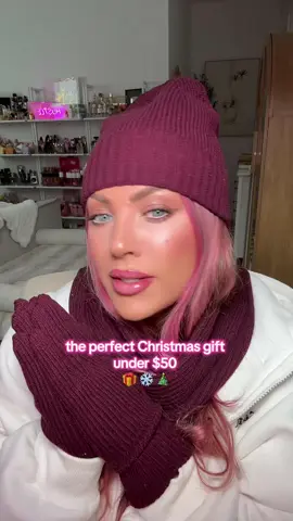 This winter accessories bundle us the perfect Christmas gift 🎁 🔗 in b!0 🩷 #winterfashion #christmasgiftideas 