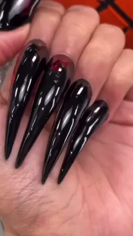 Creating Real Sharp Claws on my Nails in Black ⚫️💀 ilysmnails .com #nails #nailsart #satisfying #beautyhacks #art 