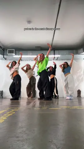 Can you do the Fangfoot Stomp dance? Listen to the Vampirina soundtrack wherever you stream music! #DisneyPartner #Vamperina 