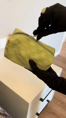 🥸 Mini iron - link in bio 😛 #need #bag #travel #shop #trendtiktok 