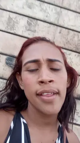 Joan no brilla en la oscuridad ni menos va a brillar así que yo aún brilla ✨🙌🥰✨🥰