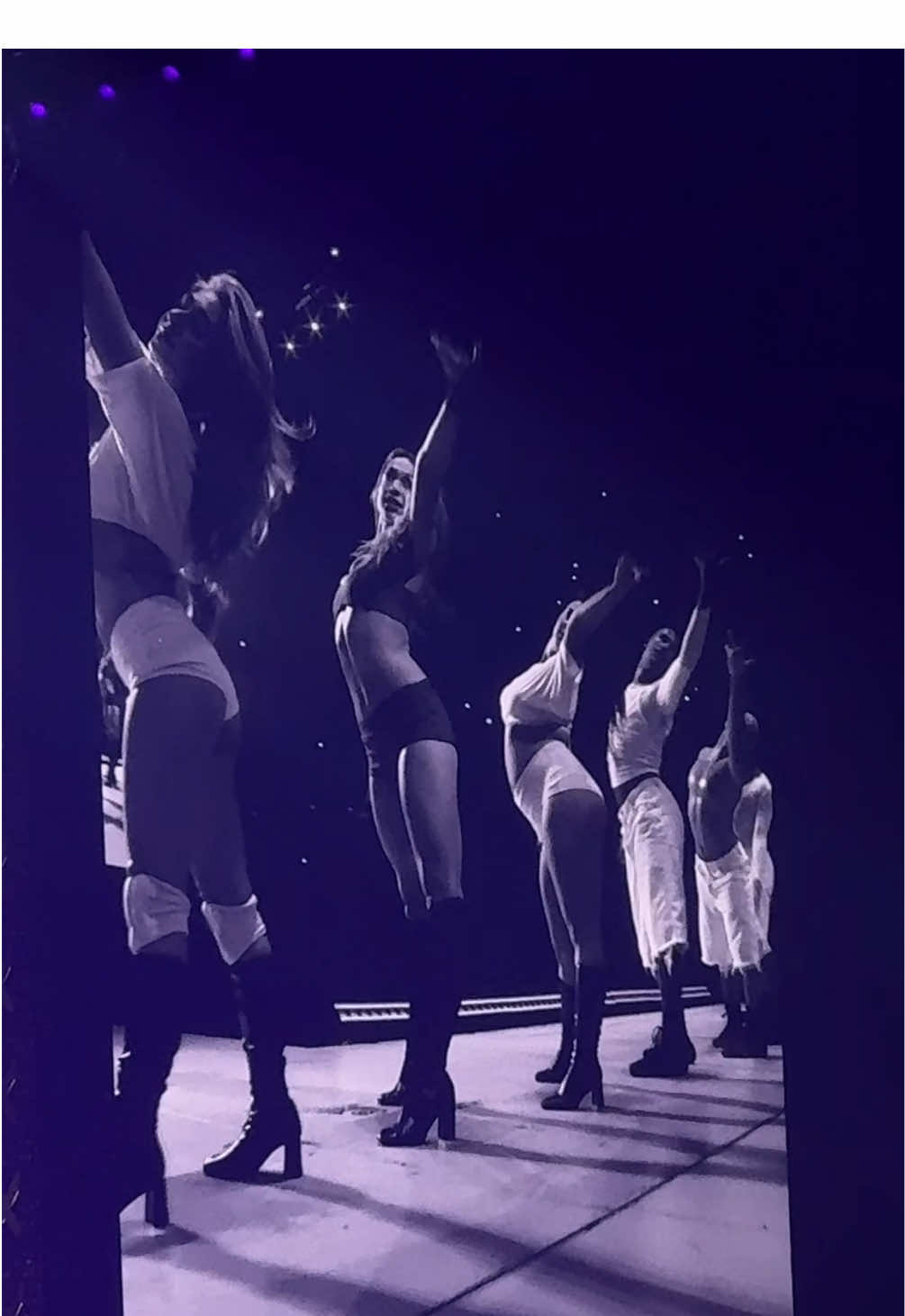 born to be on stage no other way to put it  #tatemcrae #misspossessivetour #misspossessive #tatemcraeconcert 
