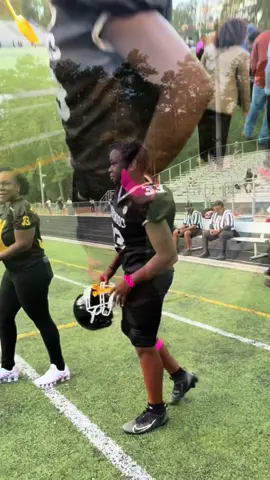 Let’s give up for Mr #33!! A future Buffalo Bills Player!! Him and his teammates did a great job 👏🏾 Good luck to all the young athletes!!! Son, I’m always rooting for you, I will ALWAYS be your biggest supporter and number one FAN!!! 🏈🏈🏈🏈 #youthfootball #hardworkpaysoff #buffalobills #footballmomlife 