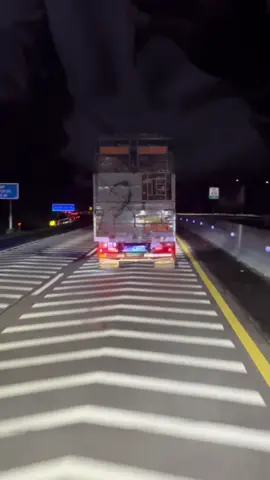 tak ng mburi wae😂 @PrabowoBersaudaraTransCabe #fyp #rizkyco #permatasquad #pbtccrew #trukcabe 