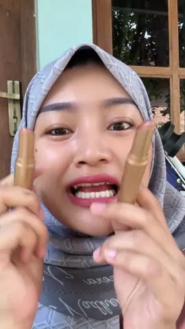 Sekarang bikin cantik di kelopak mata mah gampang tinggal pakein aja eyeshadow stick ini