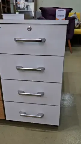 Dê uma olhada em Gaveteiro para Escritório Alto 4 Gavetas 1 com Chave e Rodízios Embutidos por R$189,90. FAVOR SIGA A LOJA NA PLATAFORMA DA SHOPEE VÁ  EM PESQUISA E DIGITE REPRESENTANTE COMERCIAL )BOAS COMPRAS 