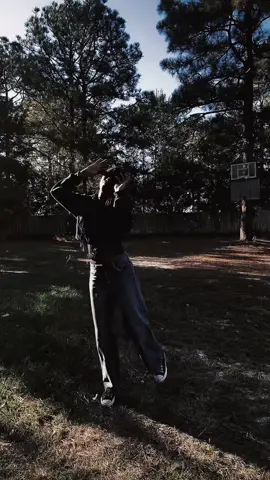 DC: @MAZINO 🃏 #dance #trend #dancechallenge #beatit #chrisbrown 