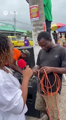 Jamaicans don’t panic till breeze start lift zinc 😂🇯🇲 #HurricaneMelissa #Jamaica #JamaicanHumor #HalfWayTree #DancehallVibes