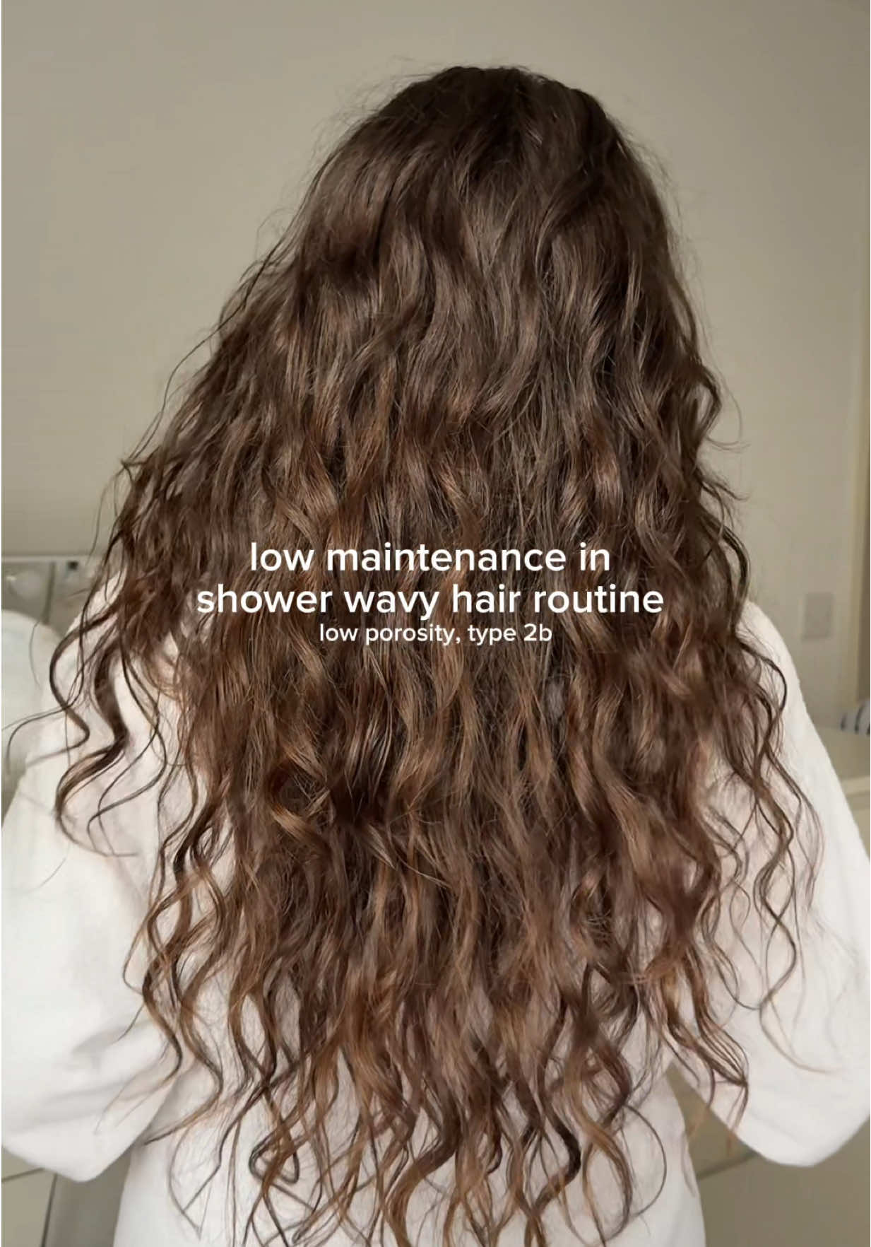 my favourite routine when I’m feeling lazy 🫶🏼  Products used: @L'Oréal Paris UK curl expression Shampoo, Mask & Mousse @Denman Brush the original curl definer  @WellaHairUKI cleansing conditioner  @Olaplex curl defining gel #wavyhair #hairwashroutine #lowporositywavyhair #wavyhairwashday #wavyhairroutine 