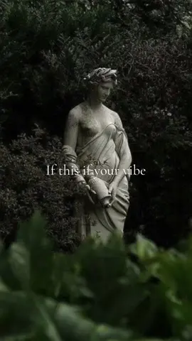 If your soul feels at home in candlelight, vines and sculptures, come check out booth 92 @Phoenix Brass Armadillo 🕯️🪞 #phoenixaz #antiquestore #vintagevibes #vintagestyle #antiques #vintagefinds #vintage #antiquefinds #fantasy 