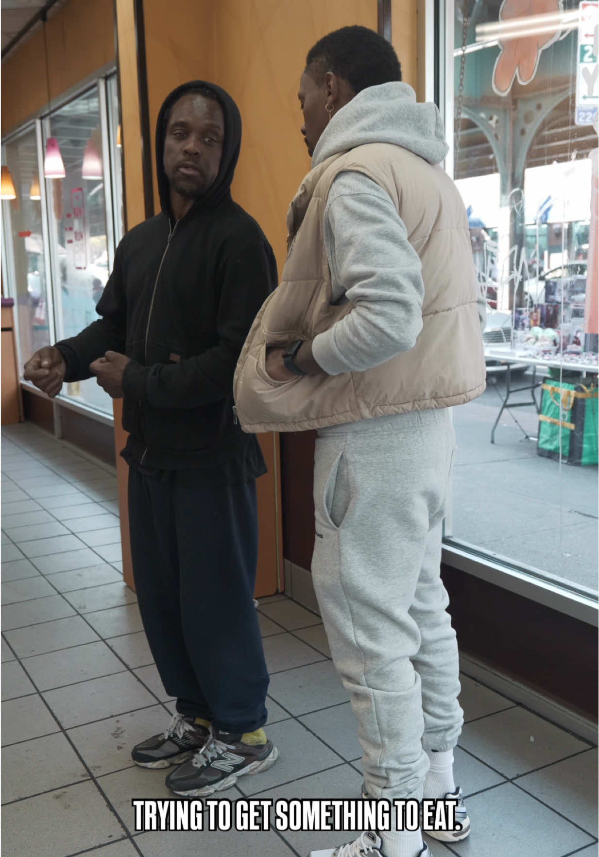 Showing love is easy  🚨 F0R D0NAT!0NS - L!NK !N B!0 🚨 #homeless #homelessness #helpingothers #kindness #fyp 