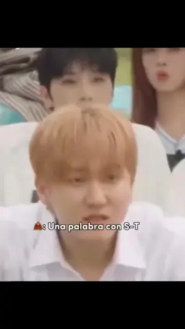 JAJAJAJA chan : con el niño nooo #straykids #stayathome #bangchan #changbin #jyp 