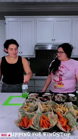 flipping for Wingstop #wingstop #flipthebottle #izzyandmary #familygamenight #wingstopmukbang 