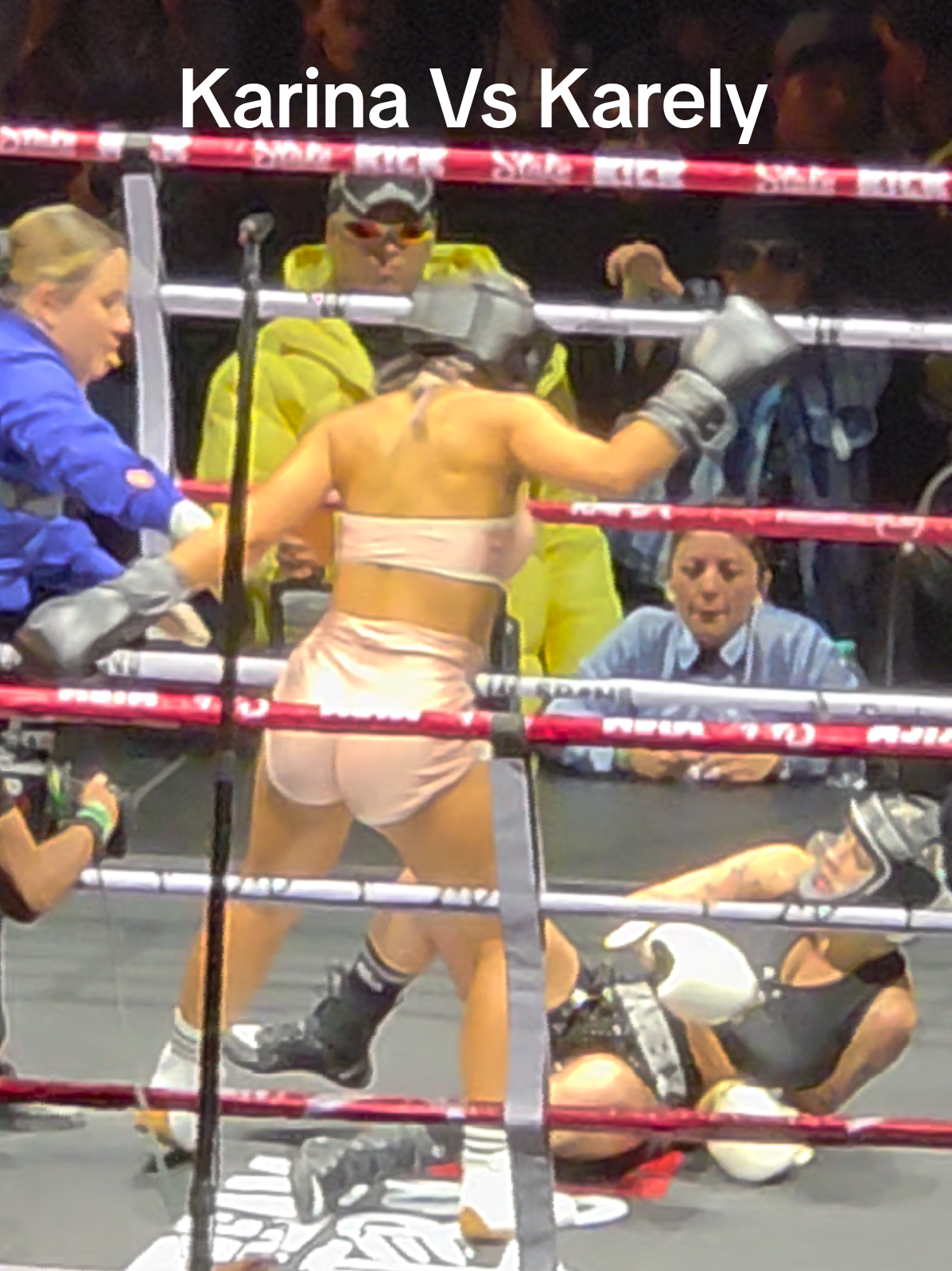 Primer round y decisión final de los jueces sobre la pelea de Karina vs Karely en el Streamfighters 4 en el Medplus de Bogotá, Colombia. Karely sale vencedora en el duelo en el Stream Fighters de Westcol en octubre de 2025. #karina #karelyruiz #karinagarciaoficiall #karely #streamfighters 