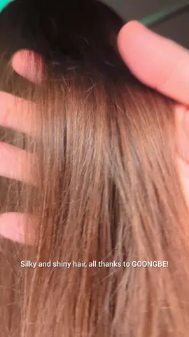 ✨ Silky, shiny hair — thanks to #GOONGBE 💙 My daughter loves the K-pop Demon Hunters OST, and that’s how we found this royal-inspired Korean brand! The Kids Silky Shampoo & Softening Conditioner keep her hair clean, smooth, and easy to brush 🫧 The lotus symbol stands for protection — just like her favorite K-pop light stick 💫 @goongbe.us  #KidsHairCare #kpopdemonhunters #huntrix #HairCareRoutine