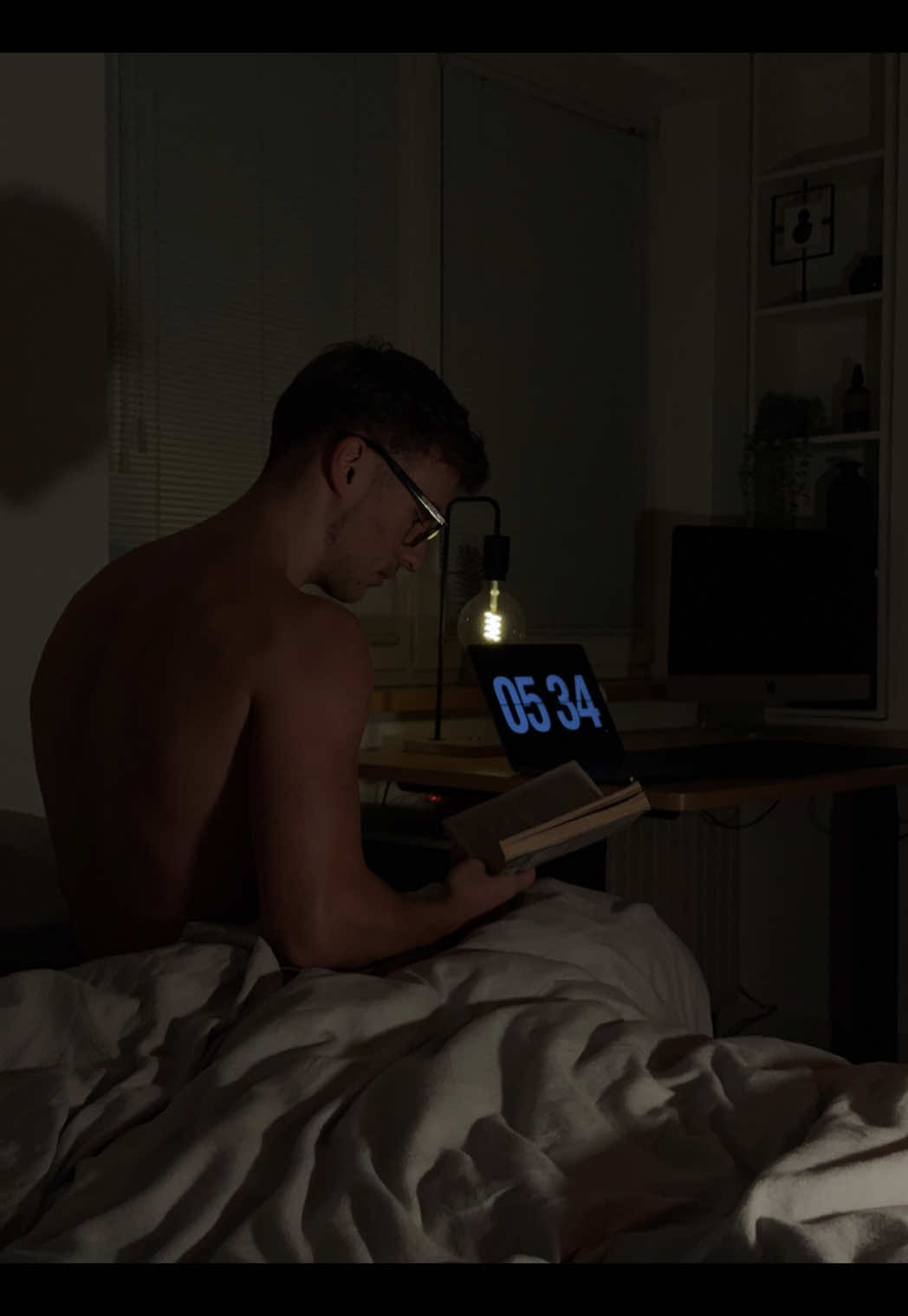 There’s no “kinda.” No “when I feel ready.” No “I’ll start next week.” If you actually wanted it, you’d already be doing something about it. You’d stay up an extra hour. You’d show up even when it’s uncomfortable. You’d stop waiting for motivation and start building momentum. Because when you really want something, you find a way. When you don’t… you find an excuse. So ask yourself, do you want it, or do you just like the idea of it? #motivation #SelfImprovement #inspiration #takingaction #selfdevelopment 