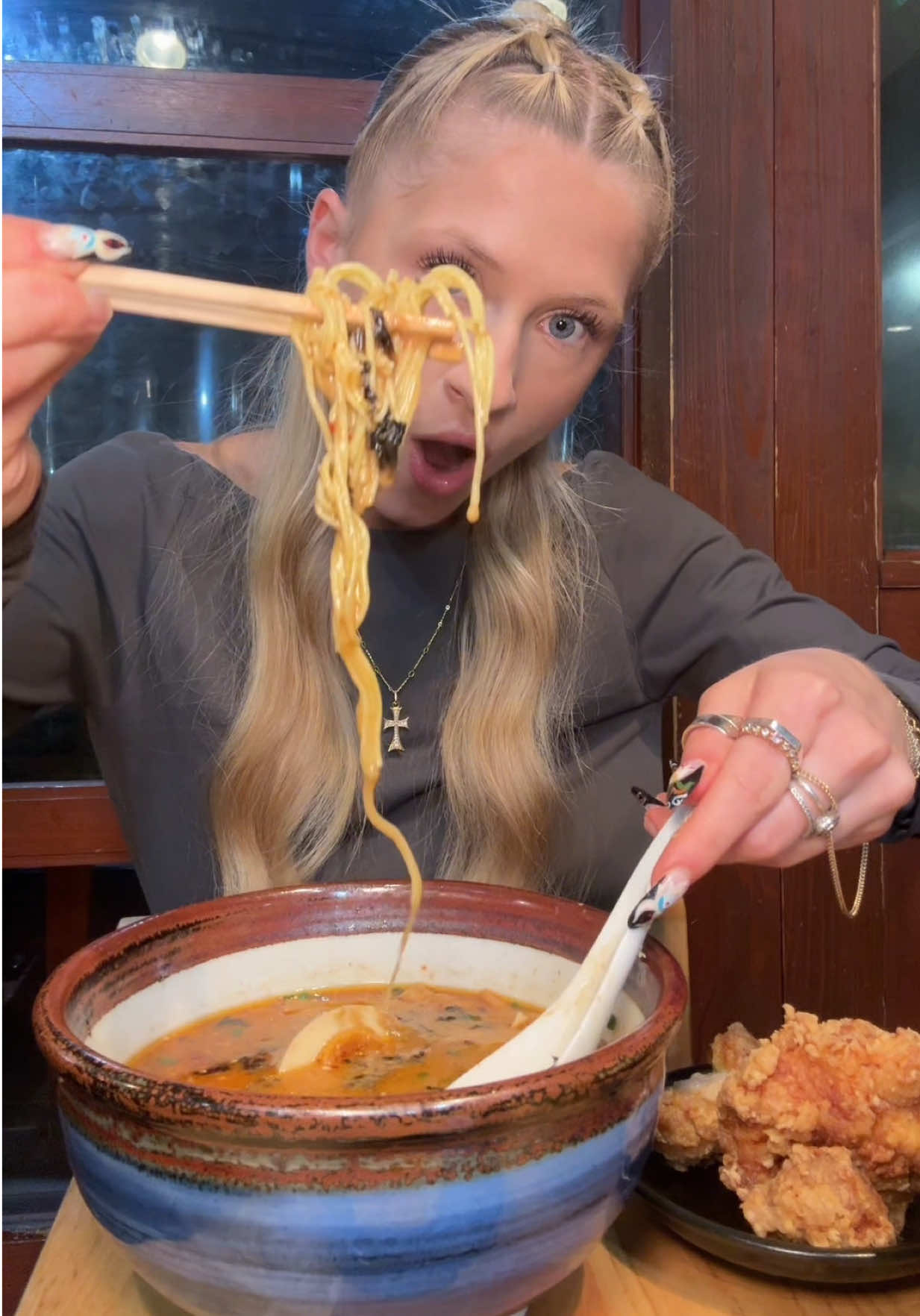 Vending machine ramen in Tokyo Japan 🍜 #ramennoodles #ramenmukbang #japan #ramen 