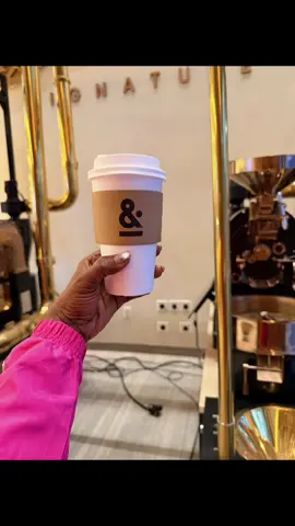 I stopped by the new Yemen Coffee Shop near me — such a beautiful place with amazing flavors! ☕💕 My first cup… and I already love it! 😍 #coffee #coffeeshop #coffeetime #views #fypシ゚viral 