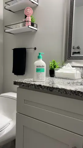 smooth skin = part of the fit ✨ the NEW @Amlactin Calm & Renew Lotion has a fresh look and gentle formula with lactic acid + ginger root that keeps my skin soft, calm, and hydrated every day — even post-shave 🙌🏽  find it at Target, Amazon, or Walmart 🛒 #ad #AmlactinCalmRenew #AmlactinPartner #Amlactin #AmlactinSkincare 