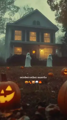 a month full of coziness and spooky beauty 🐻🌧🍁🍂 #autumnvibes🍁 #cozytok #autumnmood #falltok #halloweenvibes 