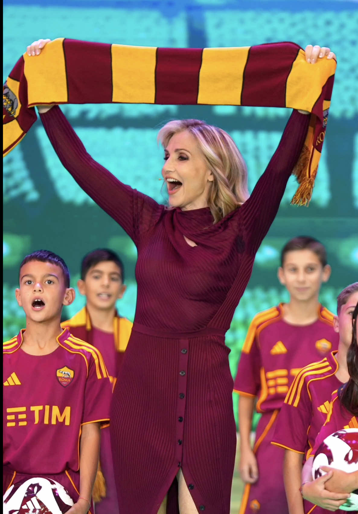 Noi come Silvia 🥹💛❤️ #ThisIsMe #LorellaCuccarini #ASRoma #davedere 
