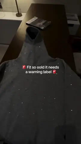 #rhinestones #hoodie #streetwear #fashion #fy  @wearvybes  @wearvybes  @wearvybes 