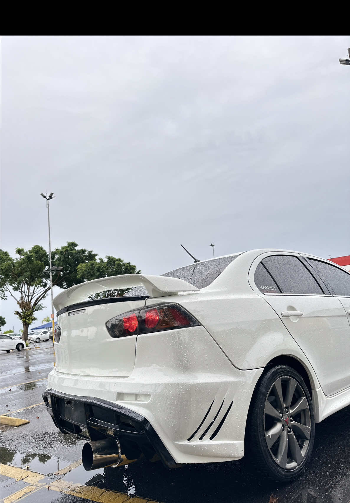 Um Lancer é um Lancer 🤷‍♂️ desculpa vida… #cars #lancer #mitsubishi #capcut 