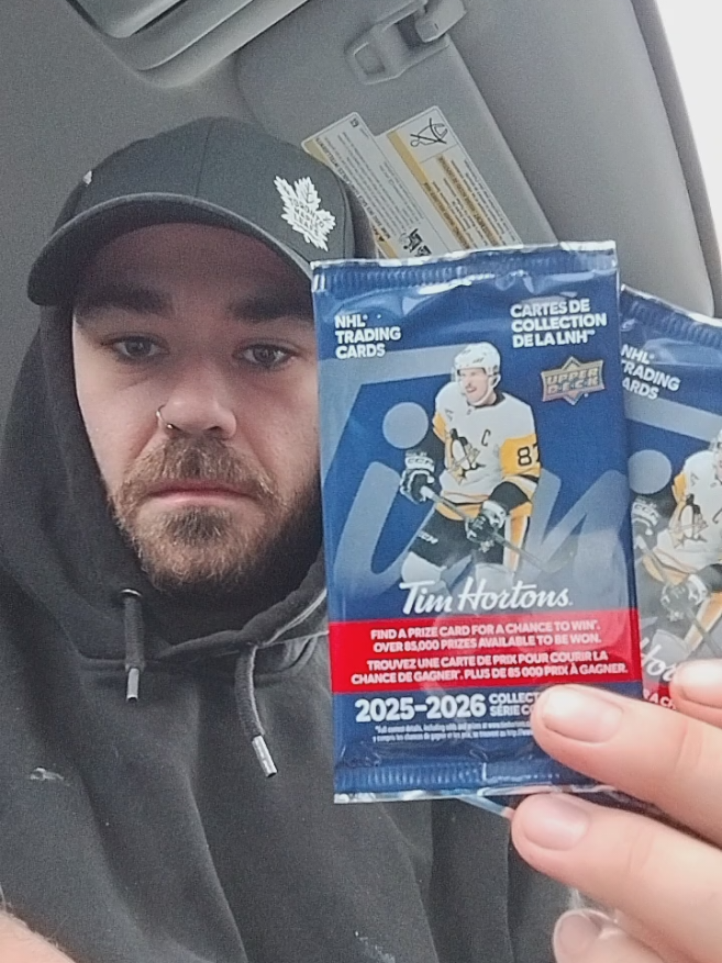 late this year but got some @Tim Hortons #hockey #cards #canada_life🇨🇦 #bluejays 