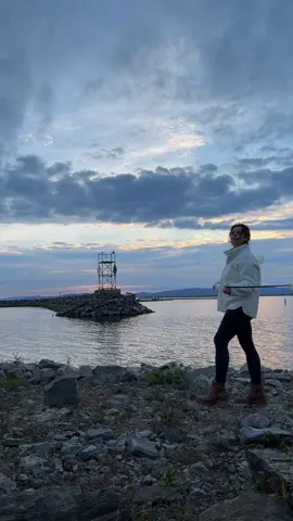 First spin at lake Champlain. Challenging to get my footing on the rocks, but the backdrop was amazing @EBEN @EBEN and love this track!! #poicommunity #flowarts #edm 